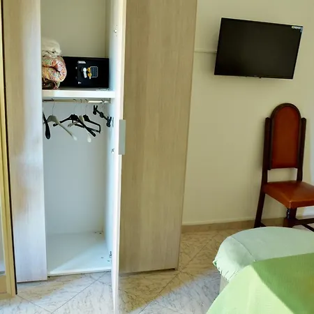 Atticvs Di Mamma Ines Bed and breakfast *