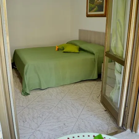 Atticvs Di Mamma Ines Bed and breakfast Roma